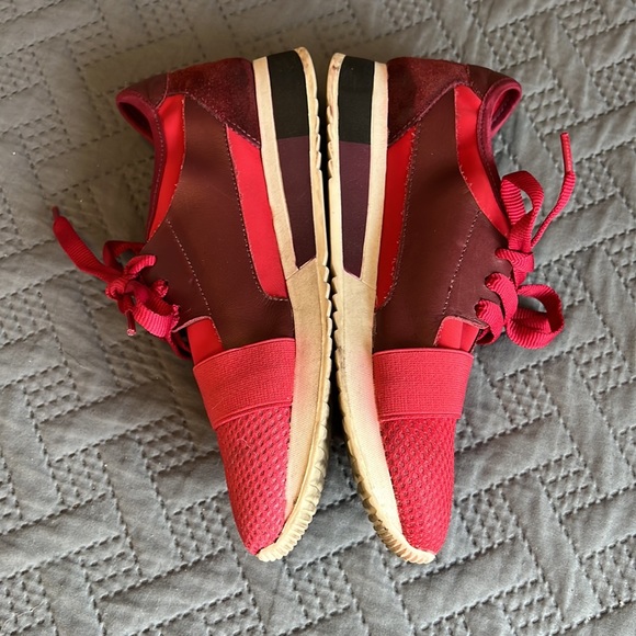 Arezzo : Red Sneakers - 7/7.5 - Picture 7 of 9